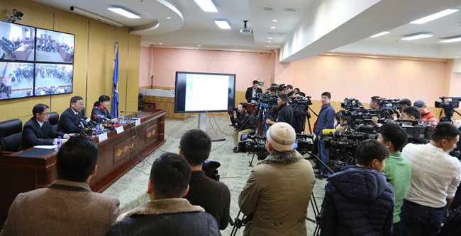 “Нээлттэй шүүх” хэвлэлийн бага хурлаар шүүхийн төсөв, шүүгчийн цалингийн талаар мэдээлэл хийлээ
