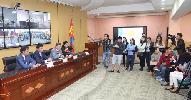 Шүүхийн төсөв, шүүгчийн цалингийн талаар хэвлэлийн бага хурал хийлээ