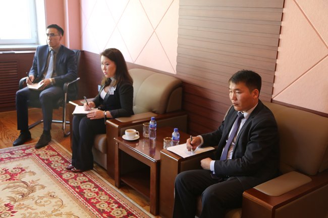 Азийн хөгжлийн банкны төлөөлөгчидтэй уулзалт хийлээ Азийн хөгжлийн банкны төлөөлөгчидтэй уулзалт хийлээ