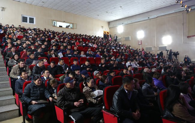 Н.Лүндэндорж: Бусад эрх мэдэл шүүхийг халамжилвал иргэдийн итгэл суларна