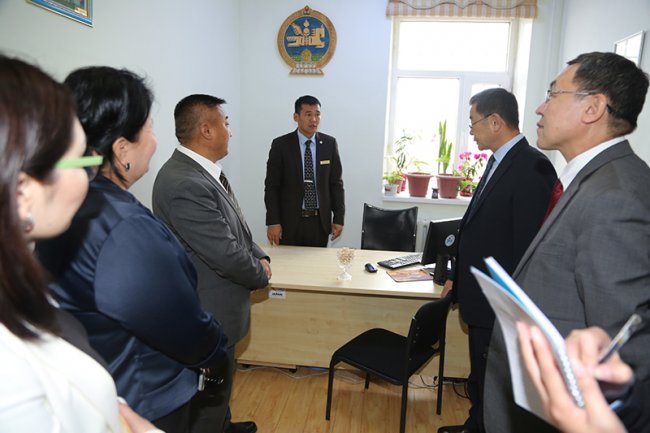 Зүүнхараачууд шүүхийн шинэтгэлд хуулийнхныг хуультай нь хамруулахыг захилаа