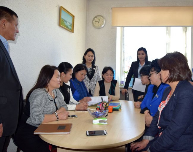 Эвлэрүүлэн зуучлагчид туршлага судаллаа Эвлэрүүлэн зуучлагчид туршлага судаллаа