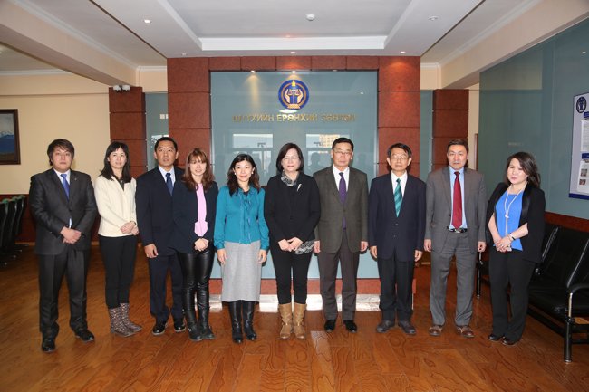 Тайванийн төлөөлөгчдийг хүлээн авч уулзлаа Тайванийн төлөөлөгчдийг хүлээн авч уулзлаа