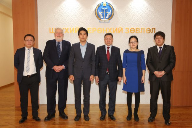 Азийн хөгжлийн банкны төлөөлөгчдийг хүлээн авч уулзлаа