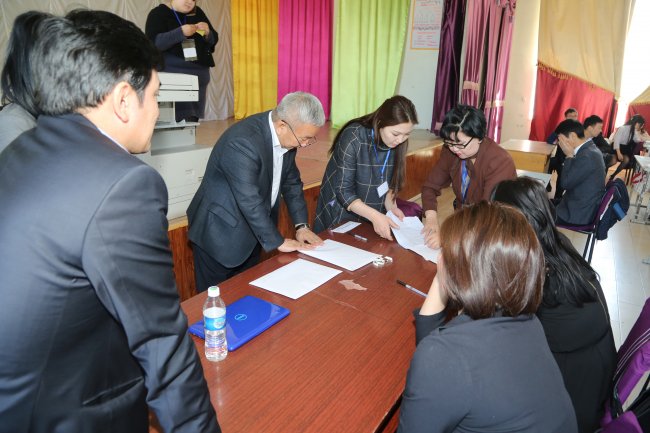 “Шүүхийн захиргааны ажилтны мэргэжлийн ур чадварын улсын уралдаан” нийслэлд үргэлжиллээ “Шүүхийн захиргааны ажилтны мэргэжлийн ур чадварын улсын уралдаан” нийслэлд үргэлжиллээ