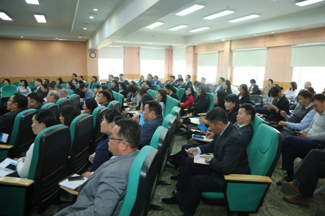 “Монгол Улсын Үндсэн хуульд оруулах нэмэлт, өөрчлөлт ба шүүх эрх мэдэл” сэдэвт хэлэлцүүлэг боллоо
