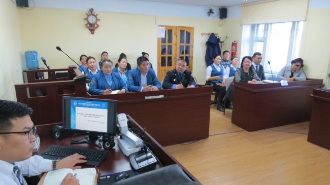 Шүүхийн ерөнхий зөвлөлийн гишүүн В.Оюумаа Сэлэнгэ аймгийн сайхан сум дахь сум дундын шүүхэд ажиллалаа