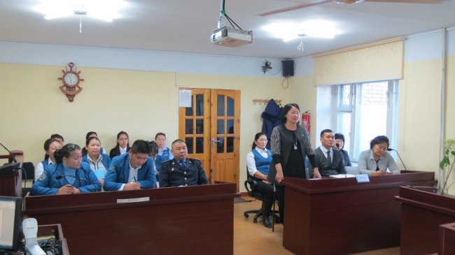Шүүхийн ерөнхий зөвлөлийн гишүүн В.Оюумаа Сэлэнгэ аймгийн сайхан сум дахь сум дундын шүүхэд ажиллалаа
