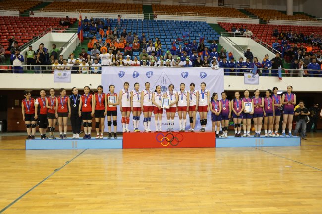 Баянзүрх, Сүхбаатар, Чингэлтэй дүүргийн Эрүүгийн хэргийн анхан шатны шүүх “Шилдэг баг”-аар шалгарав Баянзүрх, Сүхбаатар, Чингэлтэй дүүргийн Эрүүгийн хэргийн анхан шатны шүүх “Шилдэг баг”-аар шалгарав