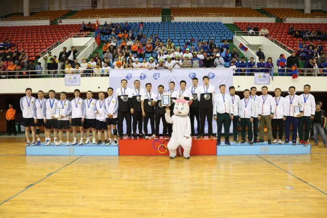 Баянзүрх, Сүхбаатар, Чингэлтэй дүүргийн Эрүүгийн хэргийн анхан шатны шүүх “Шилдэг баг”-аар шалгарав Баянзүрх, Сүхбаатар, Чингэлтэй дүүргийн Эрүүгийн хэргийн анхан шатны шүүх “Шилдэг баг”-аар шалгарав