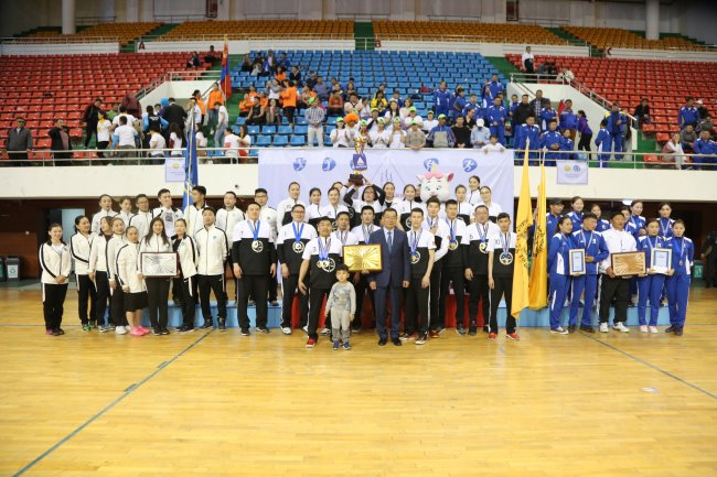 Баянзүрх, Сүхбаатар, Чингэлтэй дүүргийн Эрүүгийн хэргийн анхан шатны шүүх “Шилдэг баг”-аар шалгарав Баянзүрх, Сүхбаатар, Чингэлтэй дүүргийн Эрүүгийн хэргийн анхан шатны шүүх “Шилдэг баг”-аар шалгарав