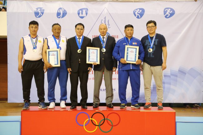 Баянзүрх, Сүхбаатар, Чингэлтэй дүүргийн Эрүүгийн хэргийн анхан шатны шүүх “Шилдэг баг”-аар шалгарав Баянзүрх, Сүхбаатар, Чингэлтэй дүүргийн Эрүүгийн хэргийн анхан шатны шүүх “Шилдэг баг”-аар шалгарав