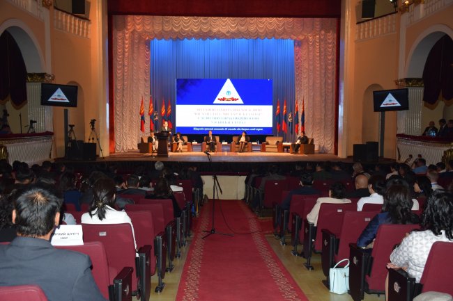 Шүүхийн захиргааны төлөвшлийг хэлэлцлээ