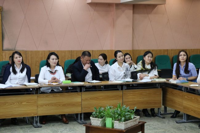Эвлэрүүлэн зуучлагчдын давтан сургалт эхэллээ Эвлэрүүлэн зуучлагчдын давтан сургалт эхэллээ